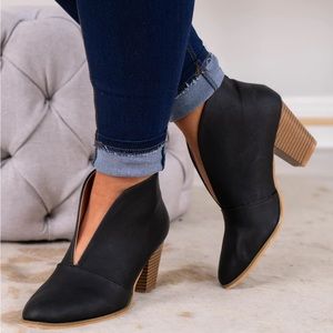 Eileen Fisher navy blue suede heeled booties